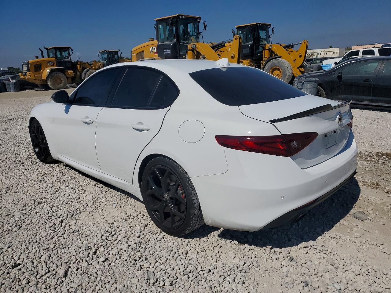 2020 ALFA ROMEO GIULIA photo 3