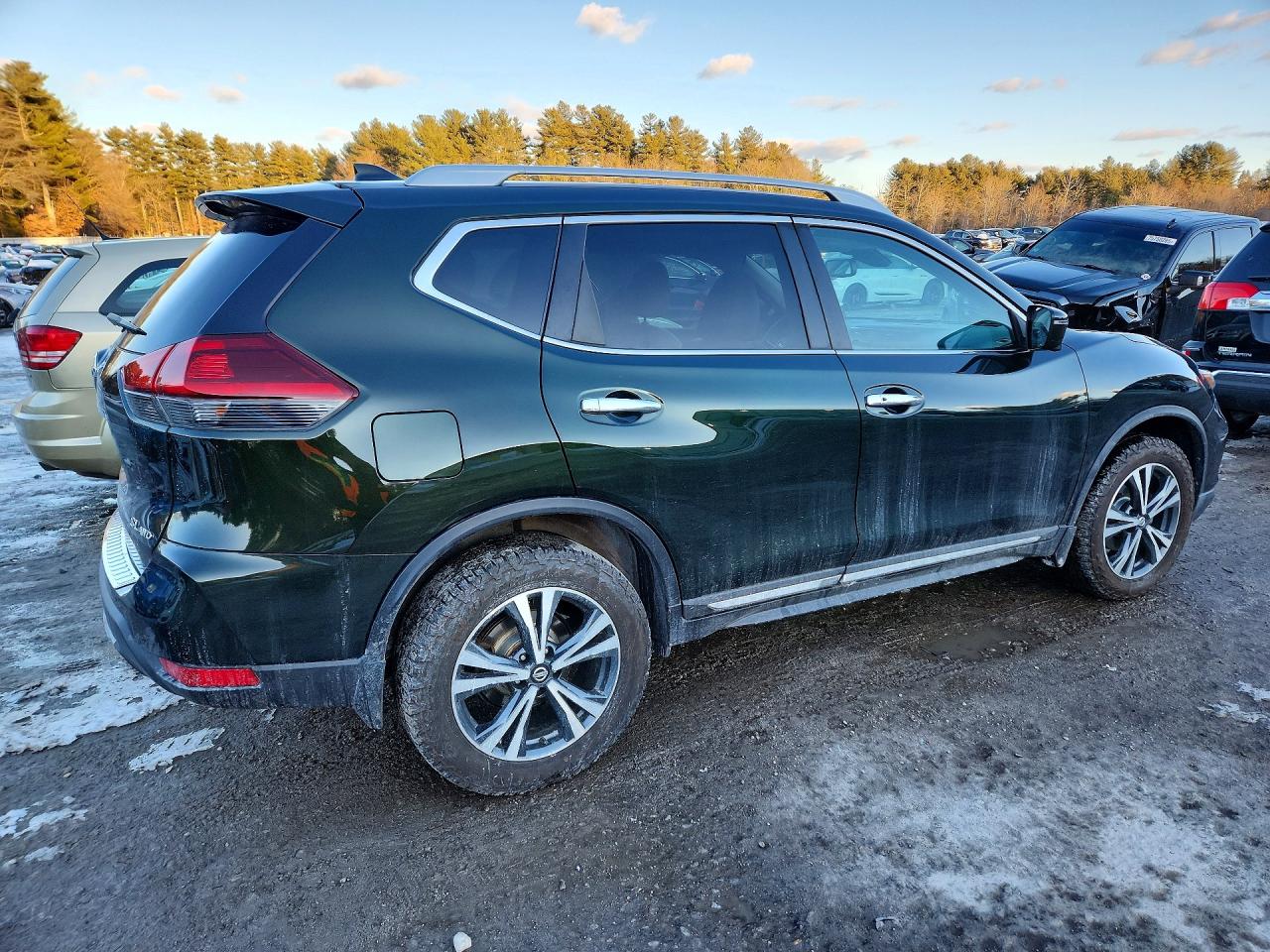 2018 NISSAN ROGUE S photo 5