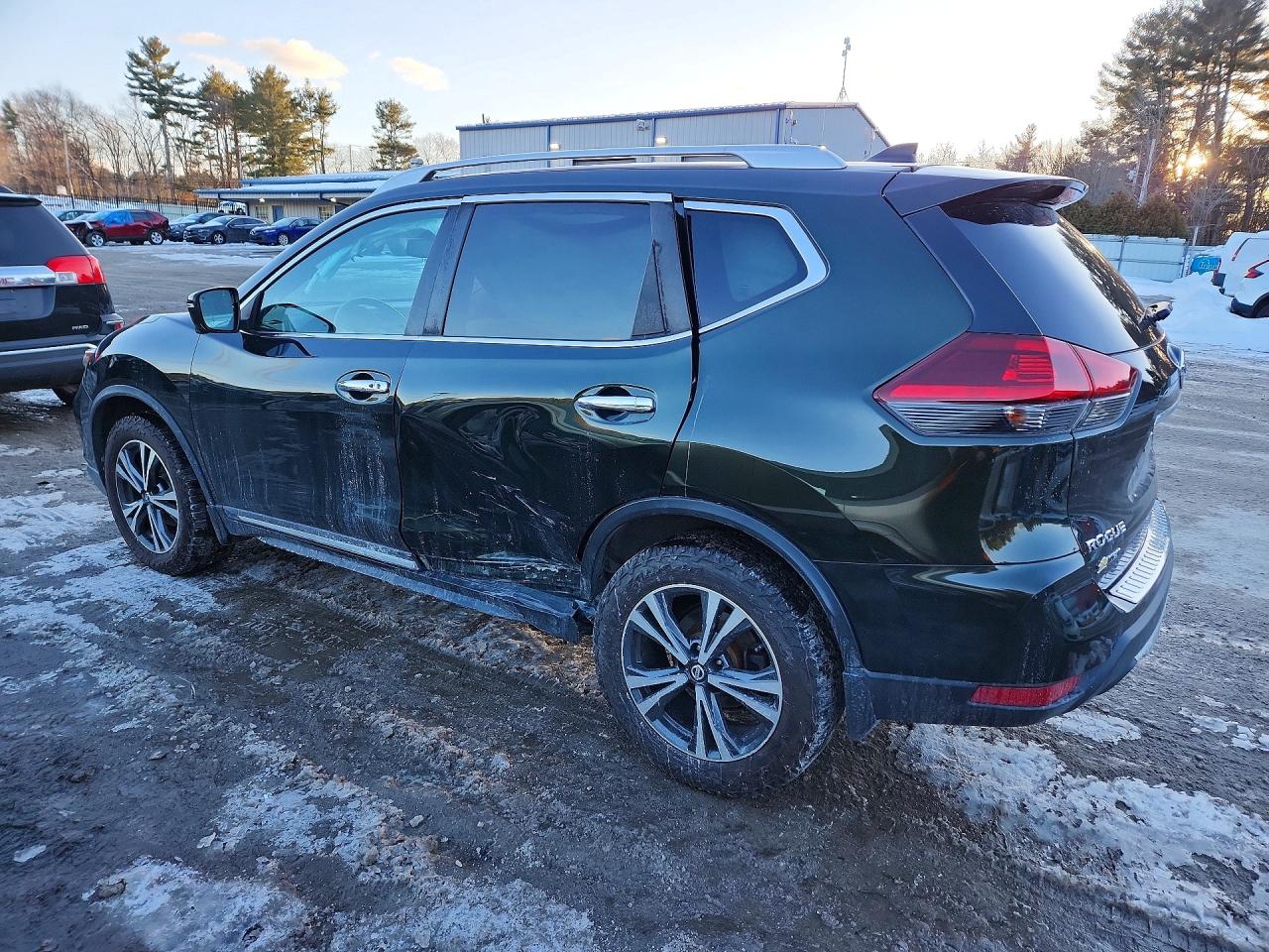 2018 NISSAN ROGUE S photo 3