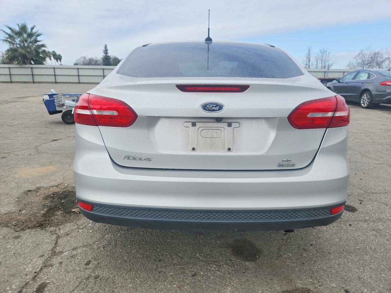 2018 FORD FOCUS SE photo 11