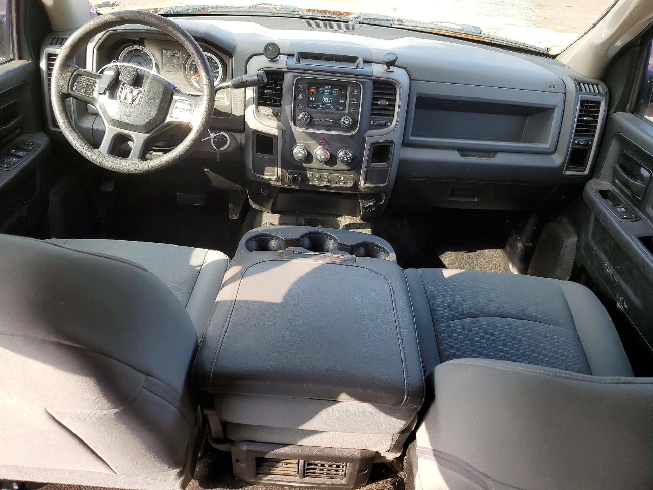 2017 RAM 2500 ST photo 8