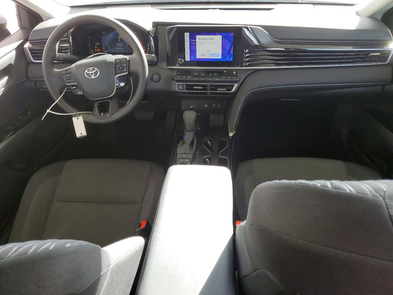 2025 TOYOTA CAMRY LE photo 22
