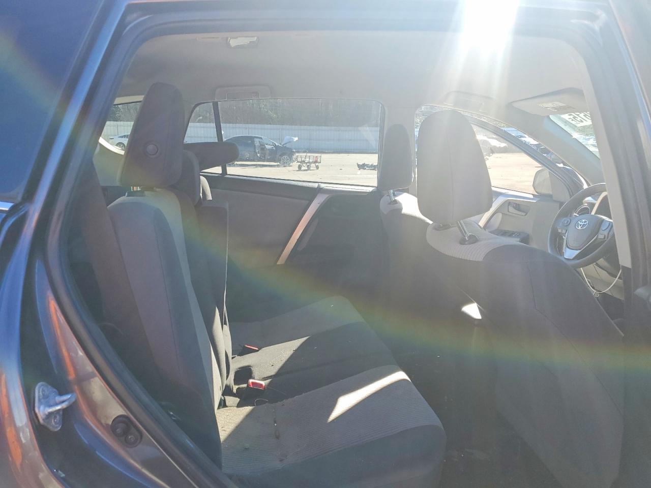 2015 TOYOTA RAV4 LE photo 19
