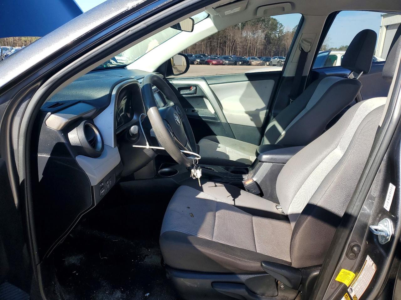 2015 TOYOTA RAV4 LE photo 13