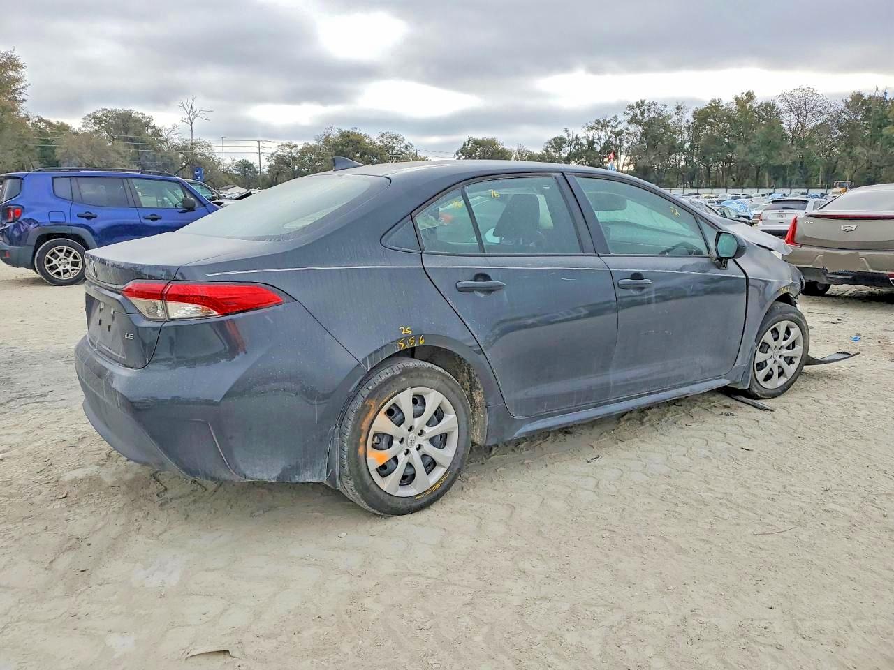 2025 TOYOTA COROLLA LE photo 5