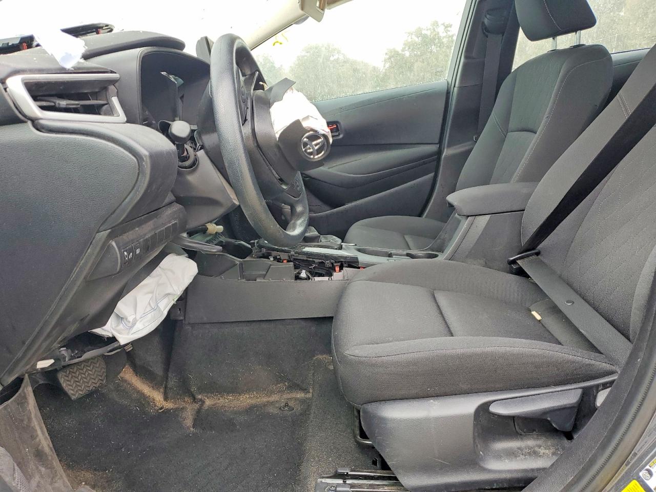 2025 TOYOTA COROLLA LE photo 13