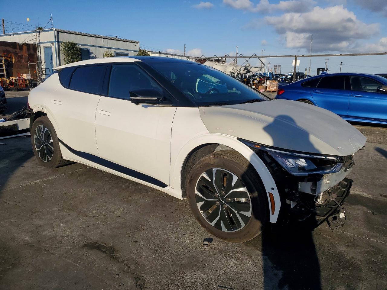 2024 KIA EV6 GT LINE photo 4