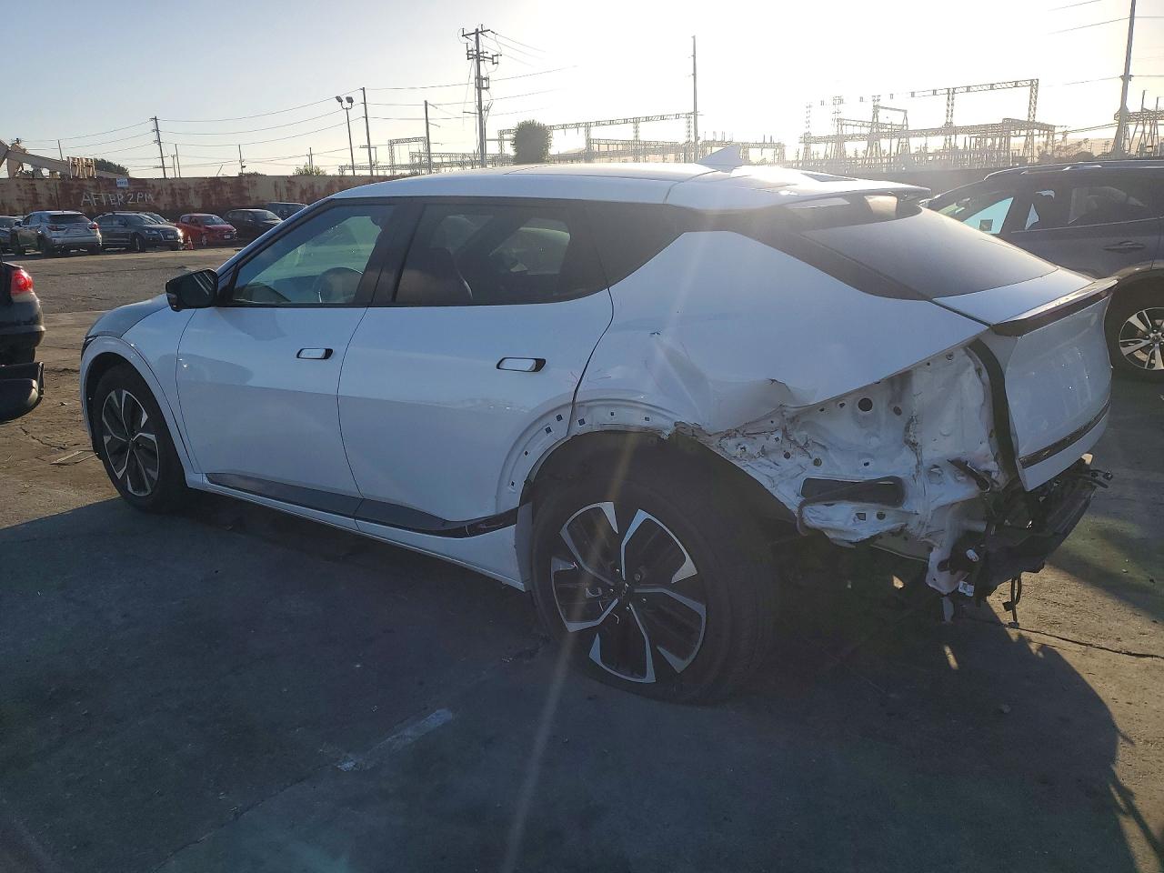 2024 KIA EV6 GT LINE photo 2