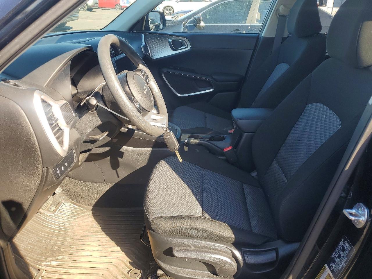 2024 KIA SOUL LX photo 13