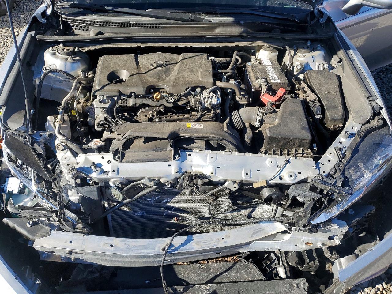 2022 TOYOTA CAMRY LE photo 11