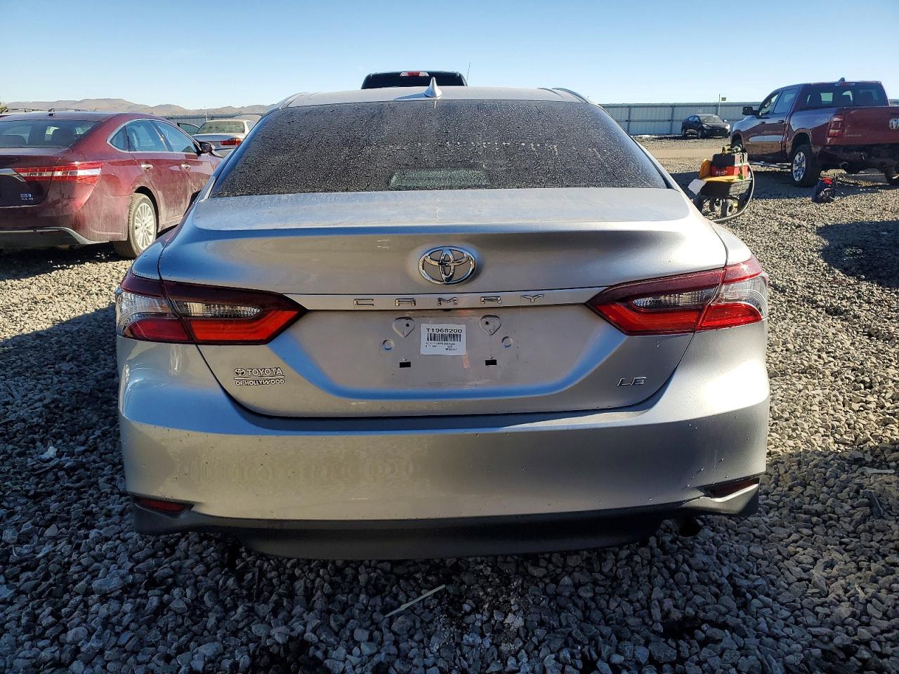 2022 TOYOTA CAMRY LE photo 6