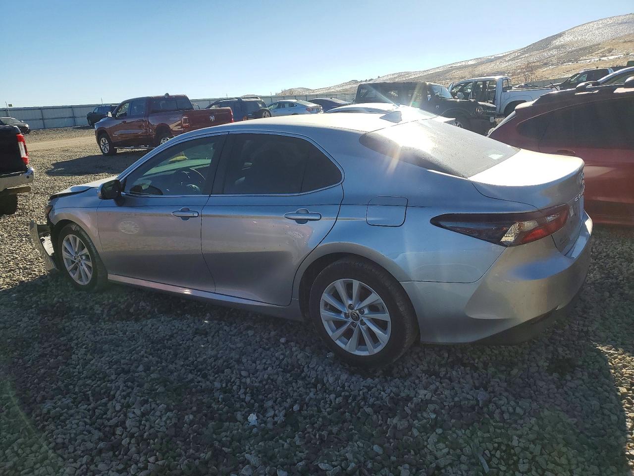 2022 TOYOTA CAMRY LE photo 2