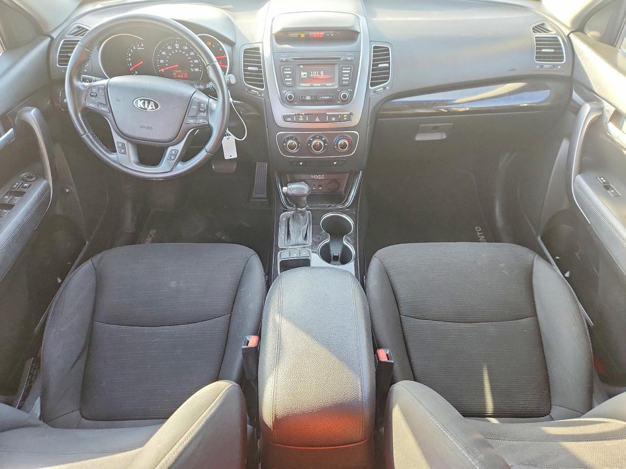 2015 KIA SORENTO LX photo 15