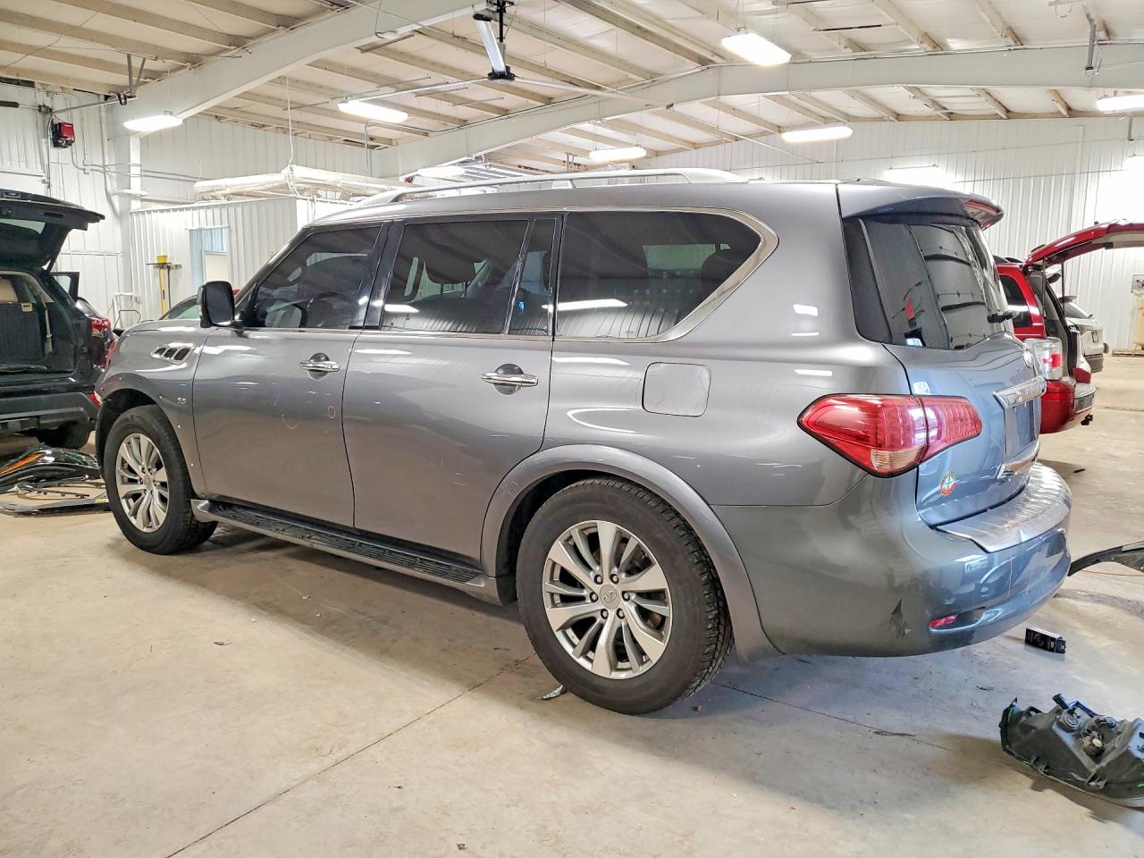 2017 INFINITI QX80 BASE photo 3