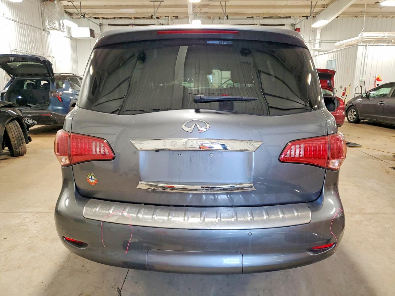 2017 INFINITI QX80 BASE photo 11