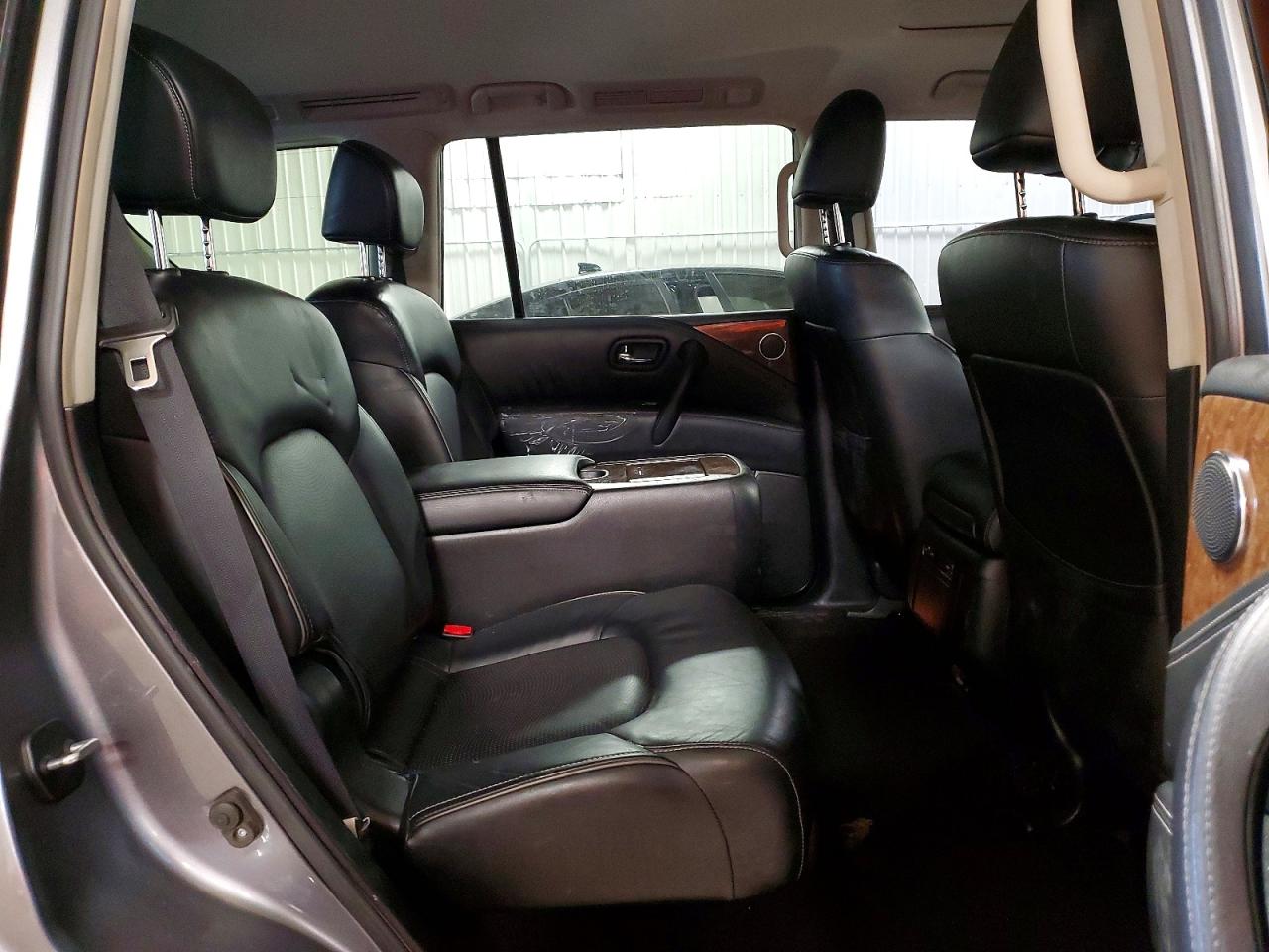 2017 INFINITI QX80 BASE photo 21
