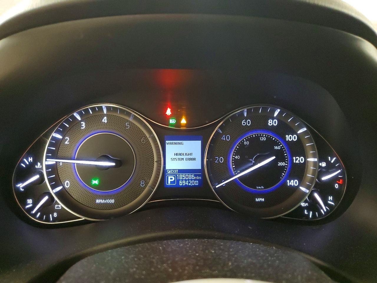 2017 INFINITI QX80 BASE photo 17