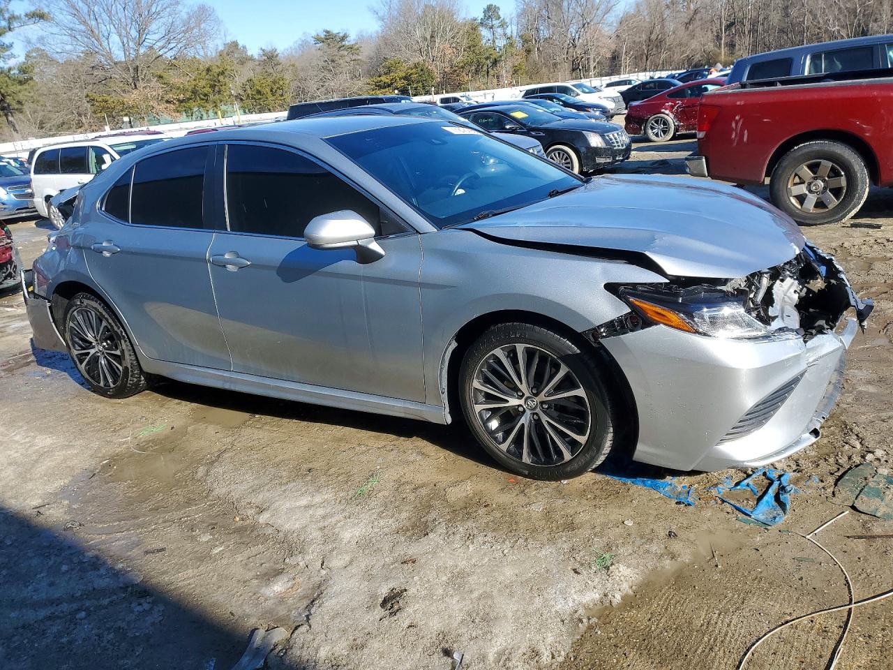 2020 TOYOTA CAMRY SE photo 7