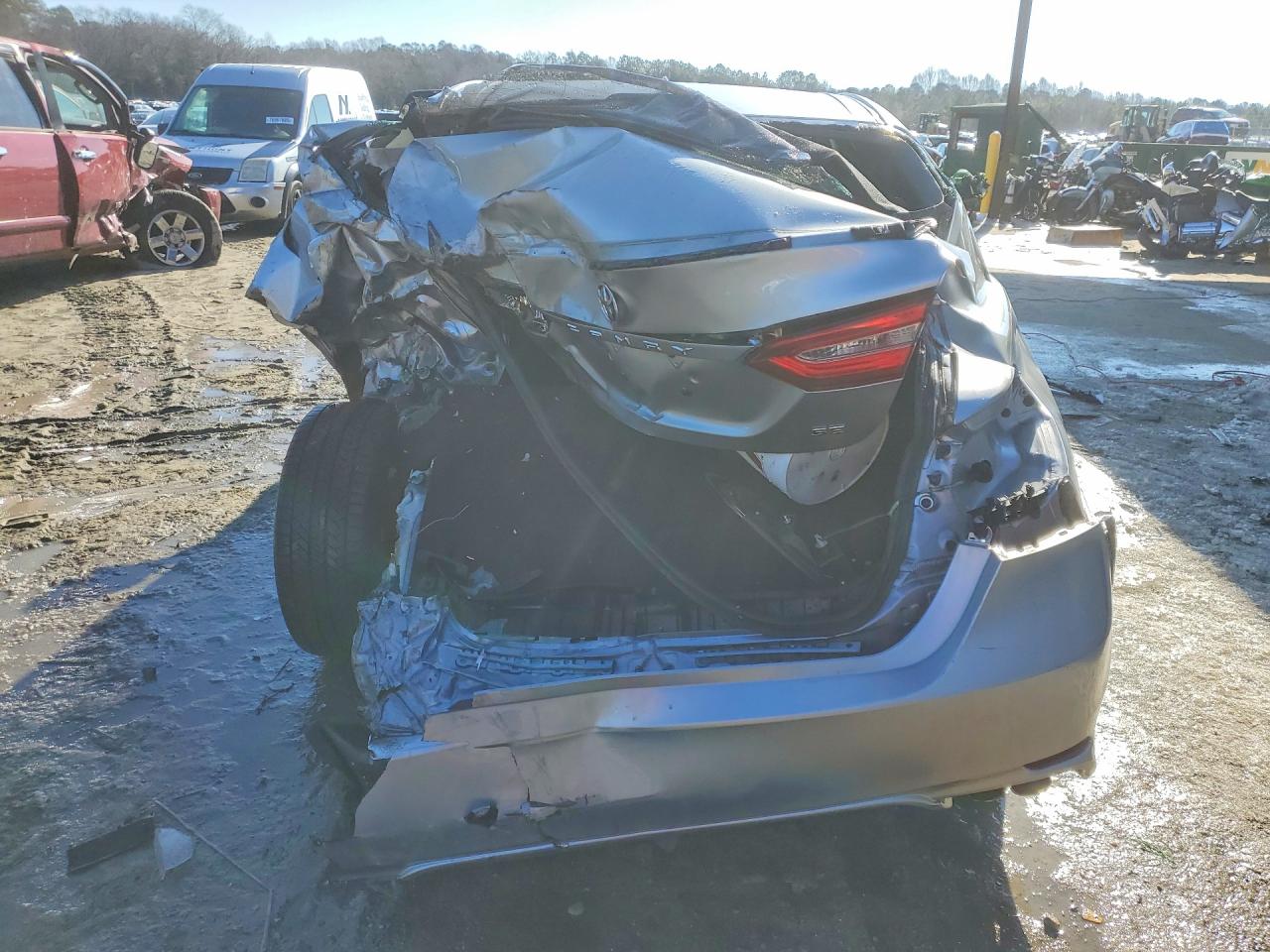 2020 TOYOTA CAMRY SE photo 11
