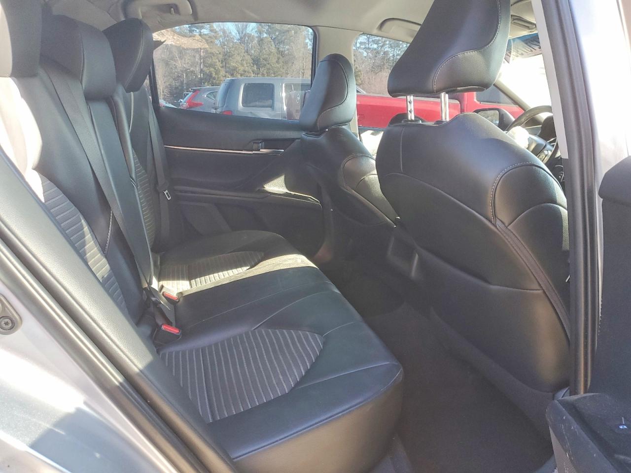 2020 TOYOTA CAMRY SE photo 19