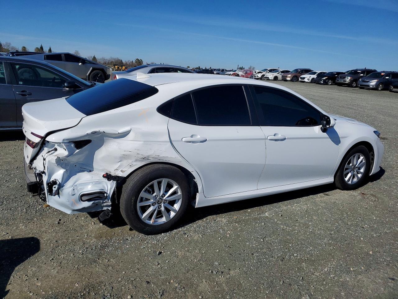2025 TOYOTA CAMRY LE photo 5