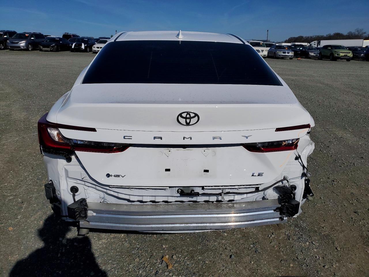 2025 TOYOTA CAMRY LE photo 11