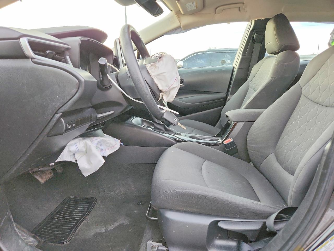 2021 TOYOTA COROLLA LE photo 13