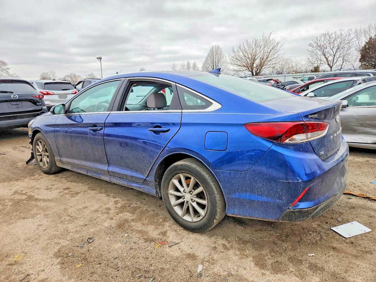 2018 HYUNDAI SONATA SE photo 2