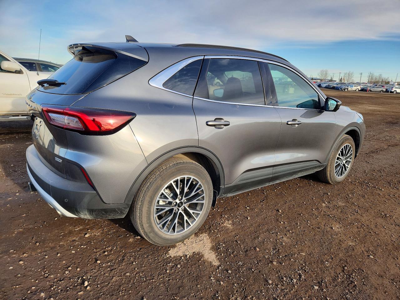 2025 FORD ESCAPE photo 3