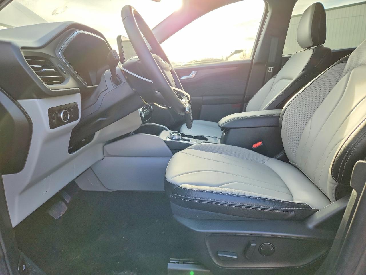 2025 FORD ESCAPE photo 7