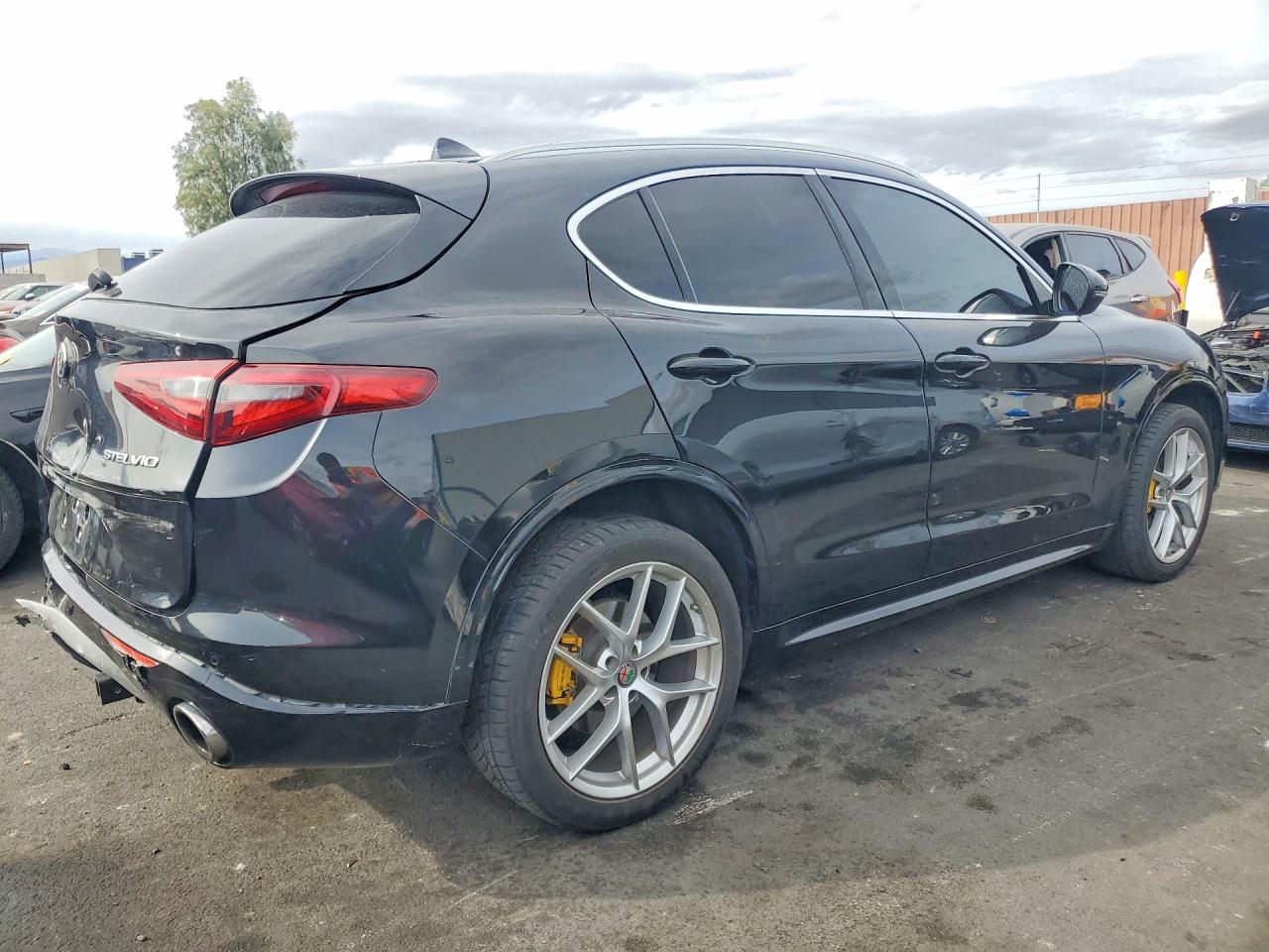 2021 ALFA ROMEO STELVIO TI photo 3