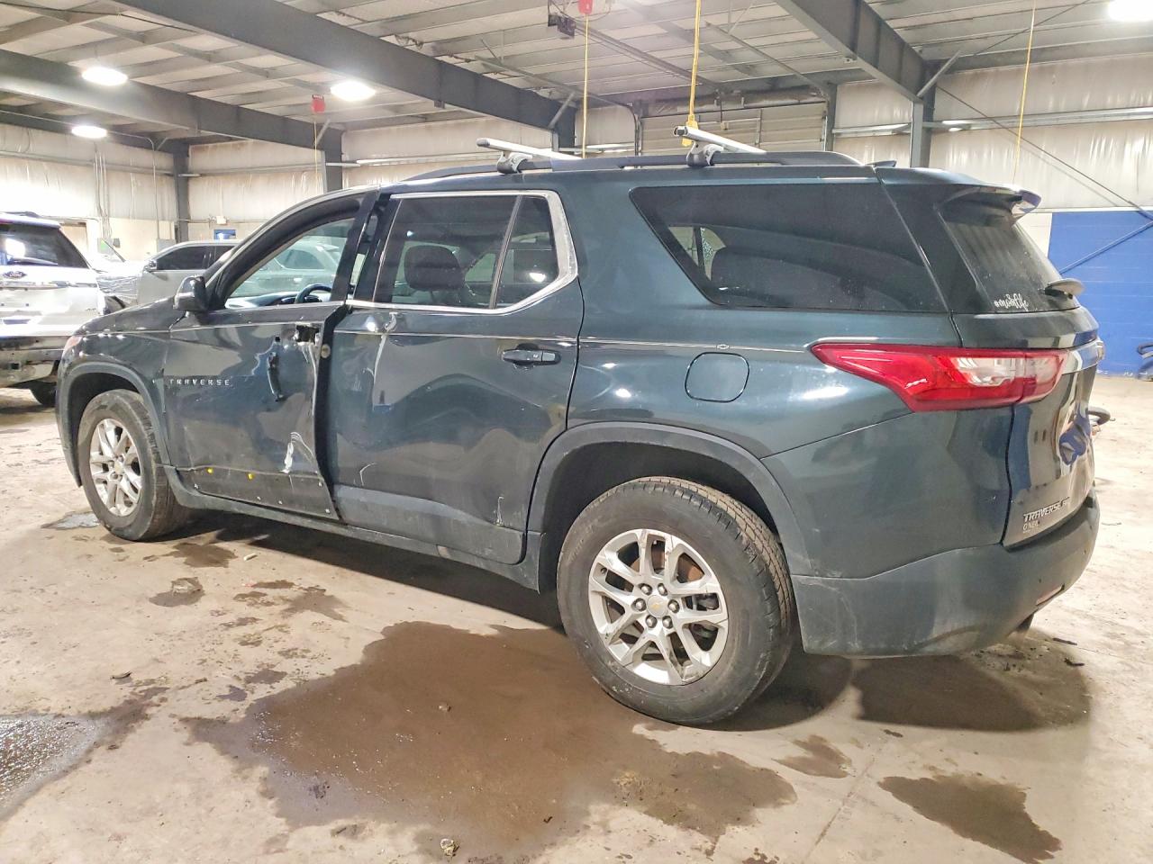 2020 CHEVROLET TRAVERSE LT photo 4