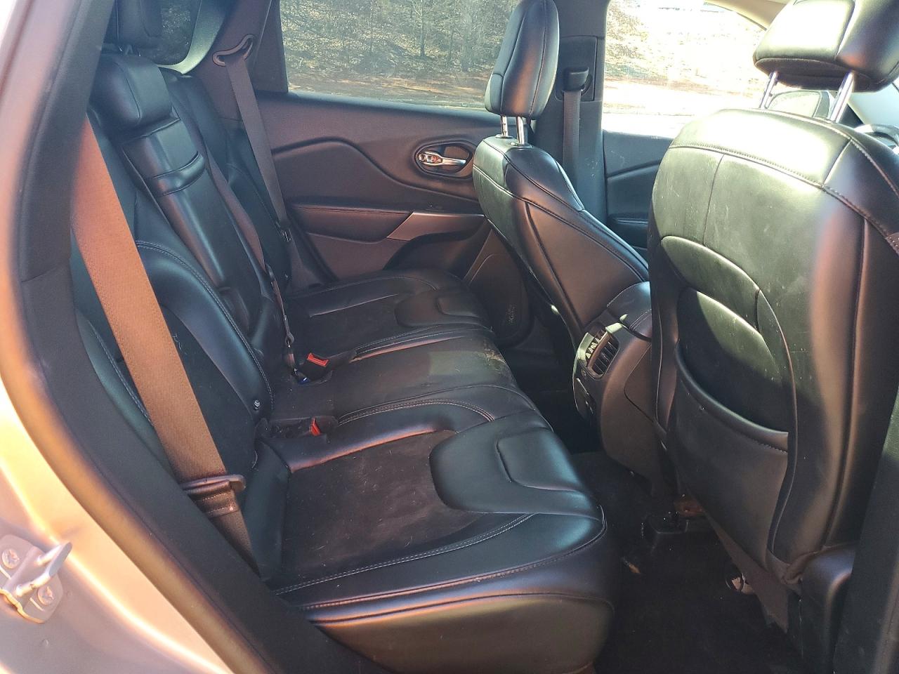 2019 JEEP CHEROKEE LATITUDE PLUS photo 28