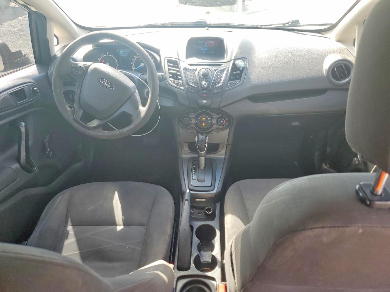 2015 FORD FIESTA S photo 15