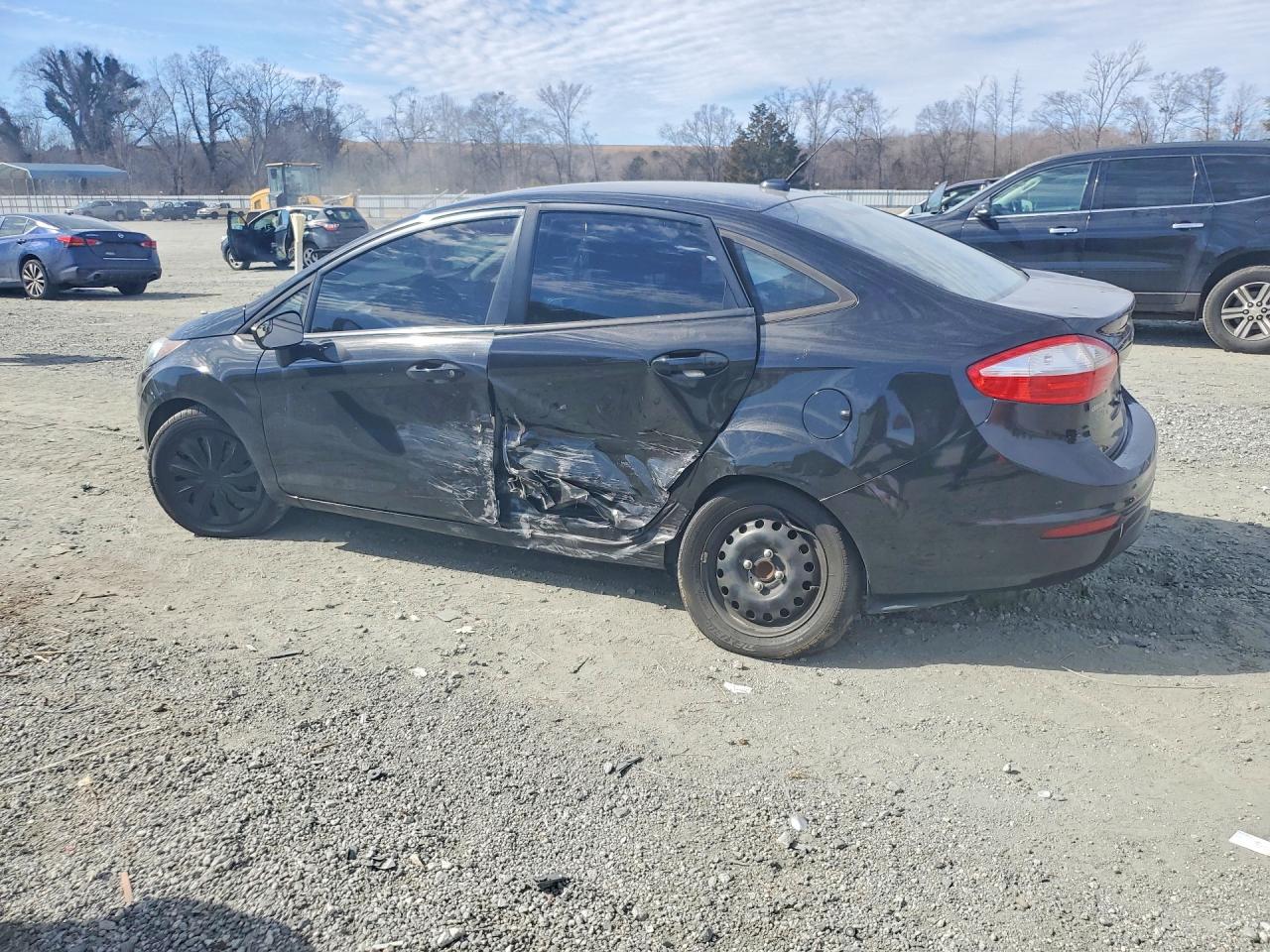 2015 FORD FIESTA S photo 3