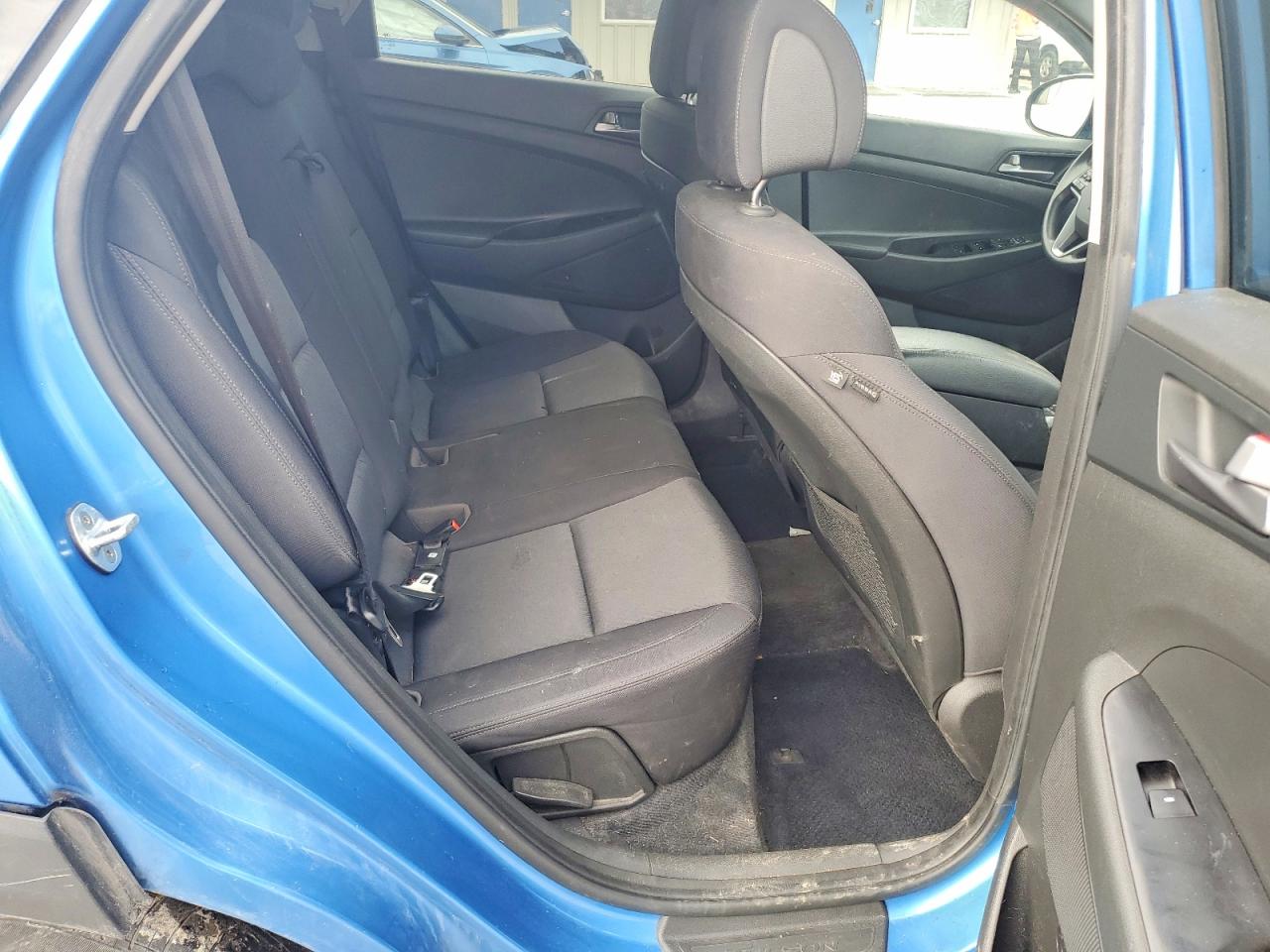 2017 HYUNDAI TUCSON SE photo 10