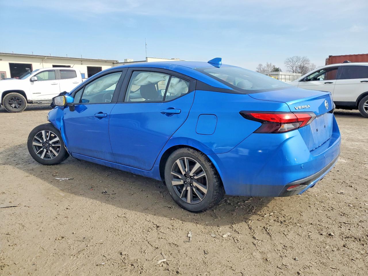 2020 NISSAN VERSA SV photo 2
