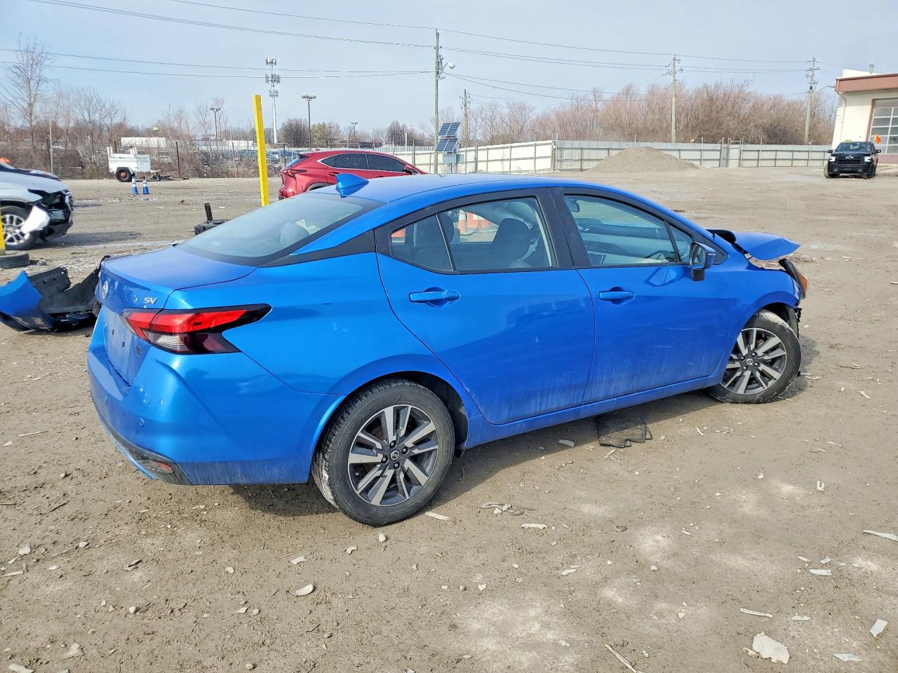 2020 NISSAN VERSA SV photo 3