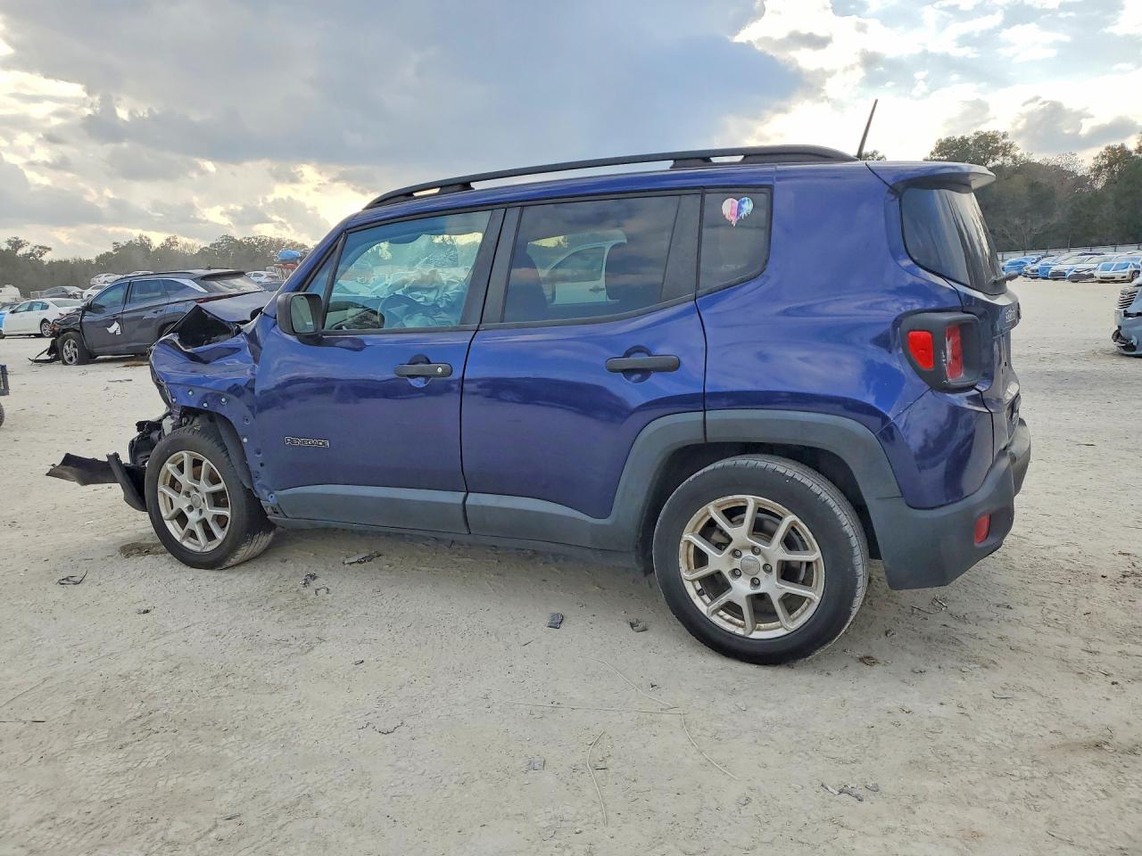 2019 JEEP RENEGADE SPORT photo 3