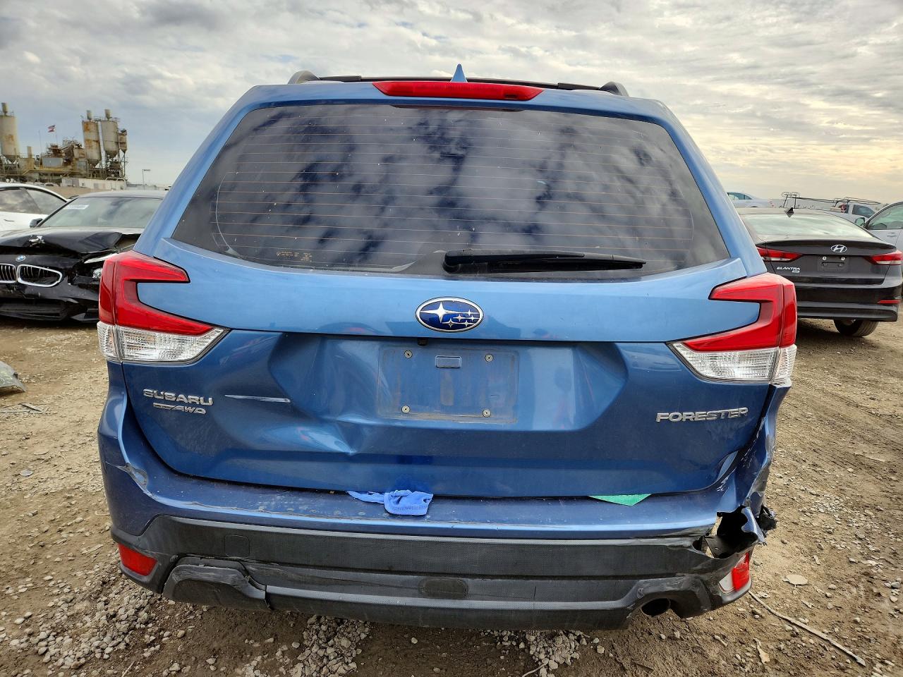 2021 SUBARU FORESTER photo 11