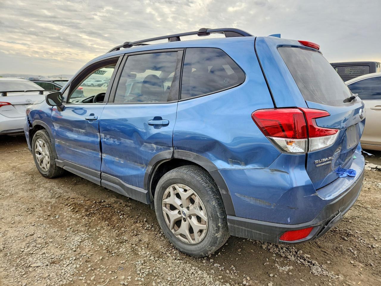 2021 SUBARU FORESTER photo 3