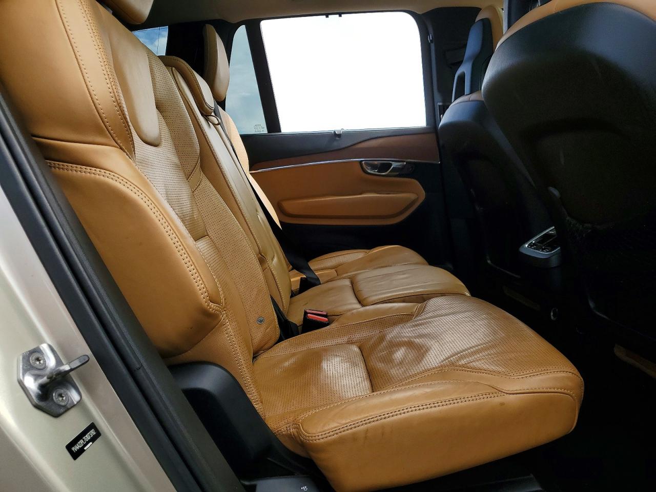 2016 VOLVO XC90 T6 photo 31