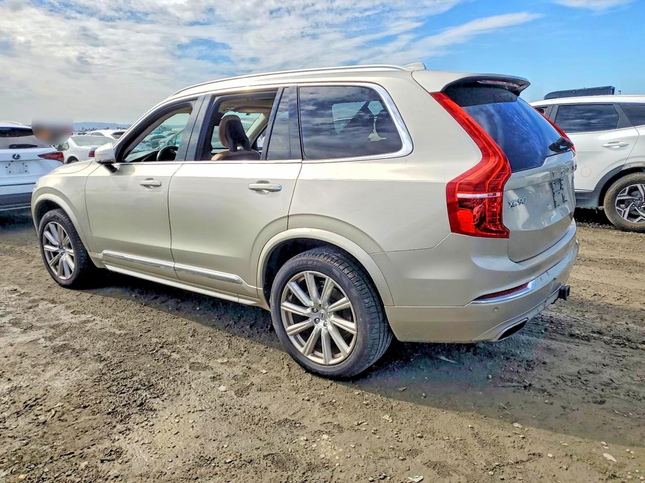2016 VOLVO XC90 T6 photo 4