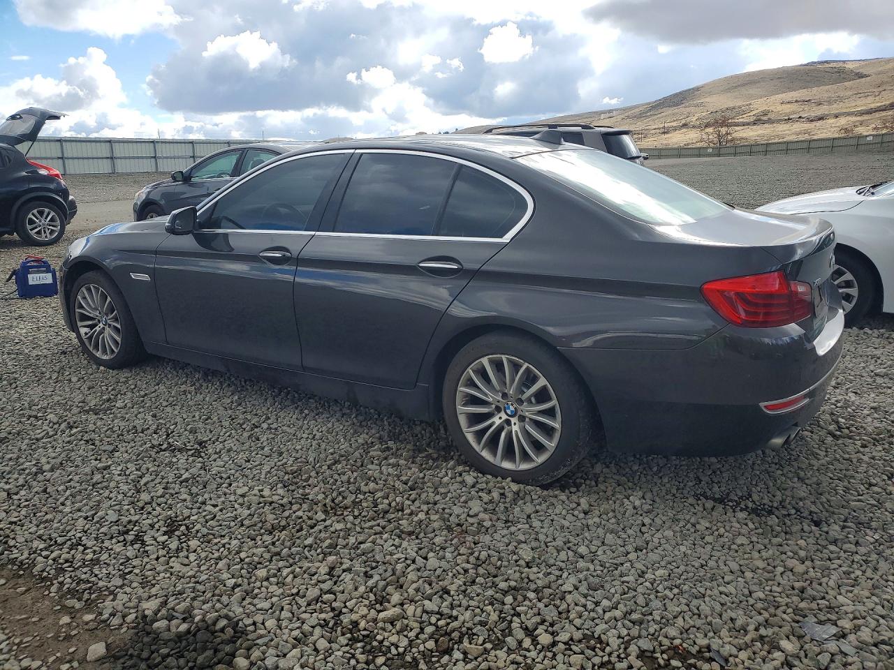2015 BMW 528 XI photo 3
