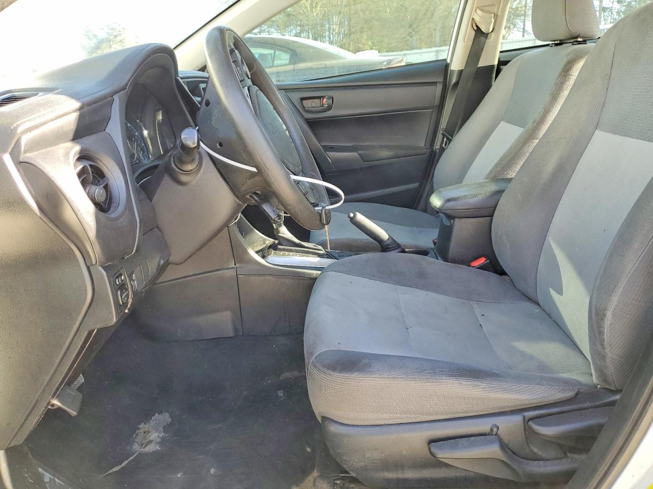2017 TOYOTA COROLLA L photo 7