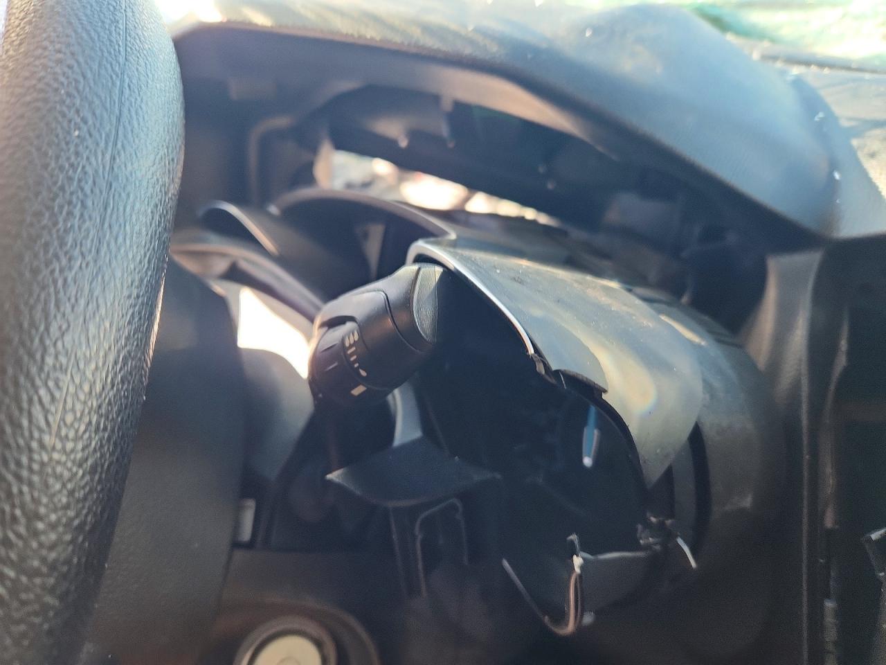 2018 FORD FOCUS SE photo 9