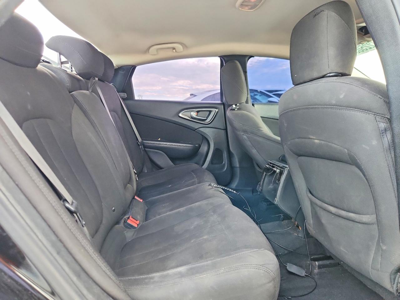 2015 CHRYSLER 200 photo 19
