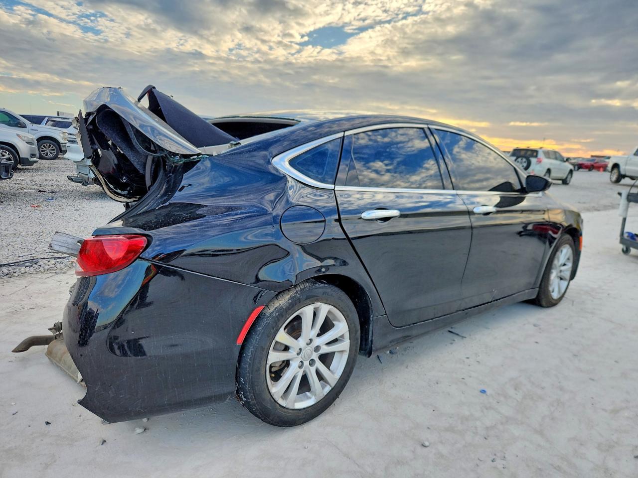2015 CHRYSLER 200 photo 5