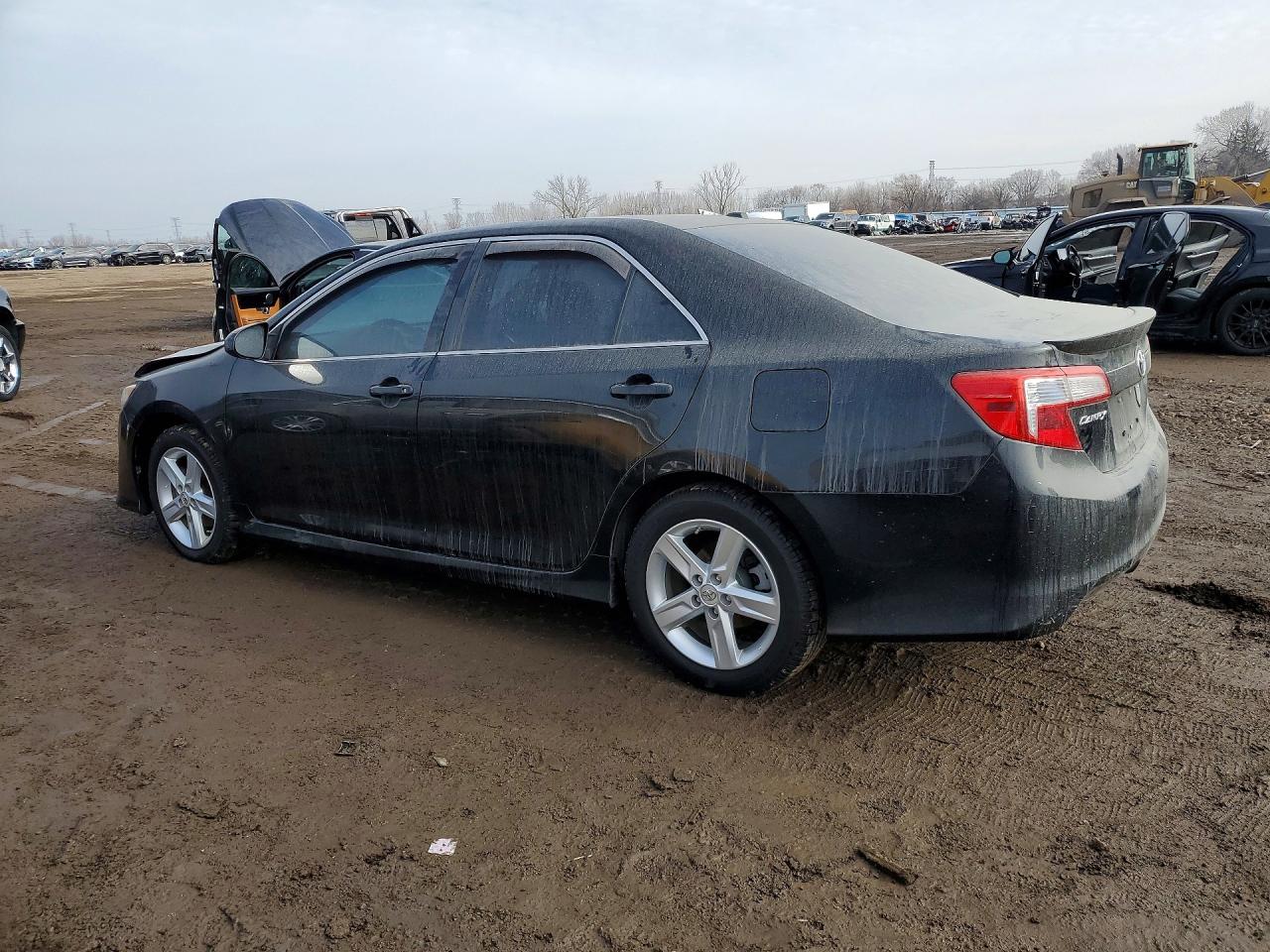 2012 TOYOTA CAMRY BASE photo 3