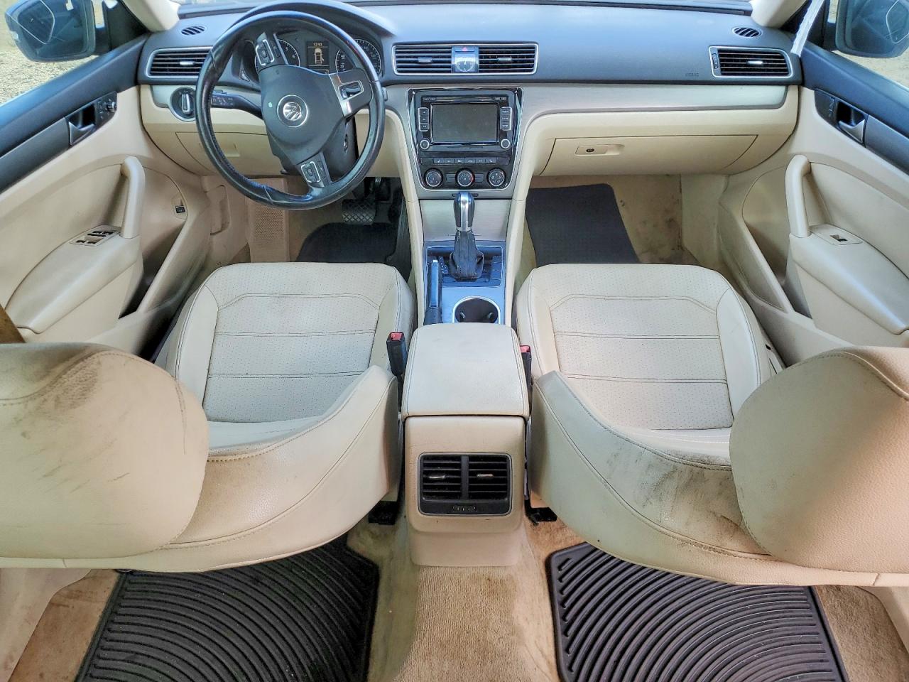 2014 VOLKSWAGEN PASSAT SE photo 15
